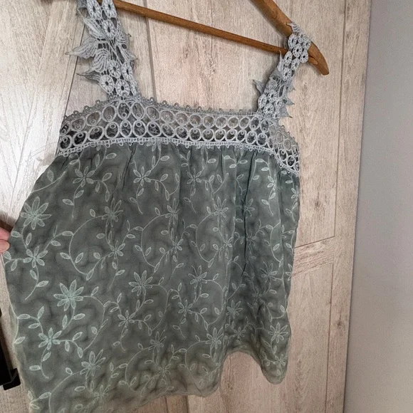 POL Green Floral Lace Strap Tank Top – Size S - Picture 4 of 7
